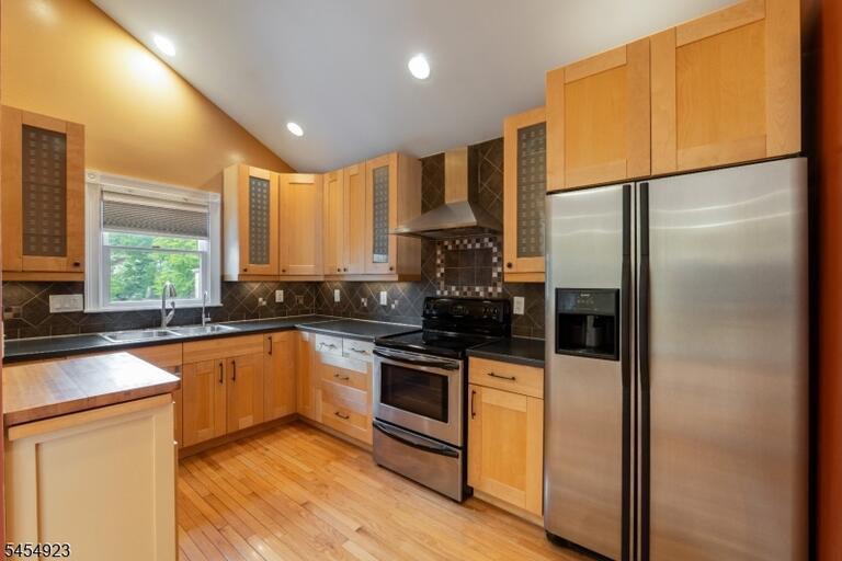 Property listing MLS 4047855 photo 21