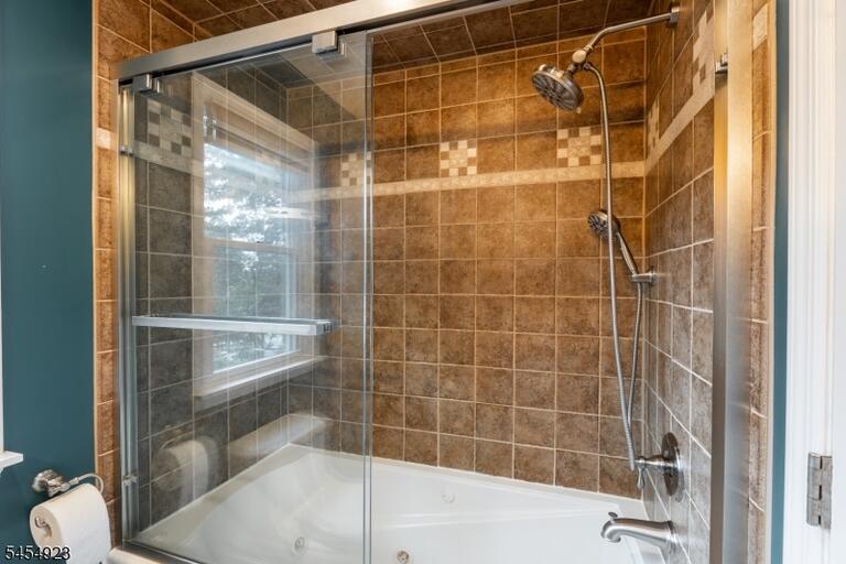 Property listing MLS 4047855 photo 9