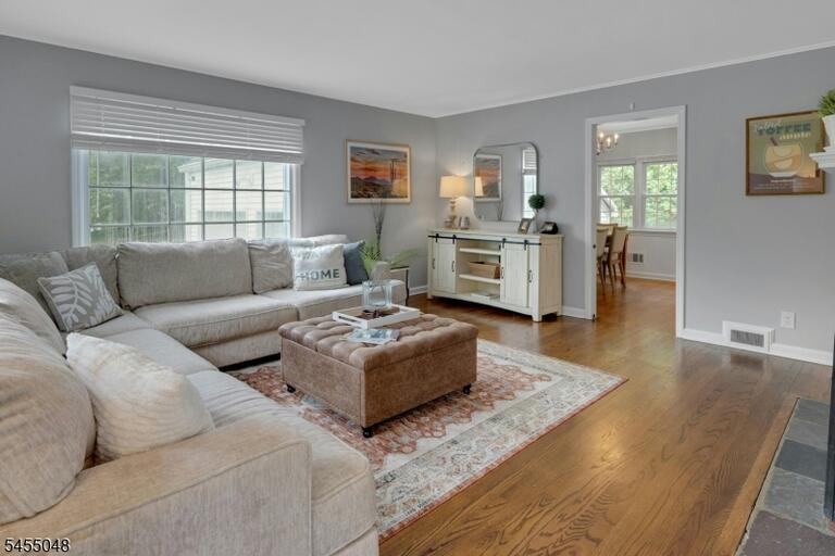 Property listing MLS 4047869 photo 5