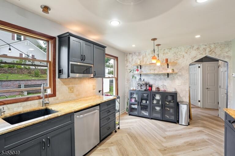 Property listing MLS 4047870 photo 4