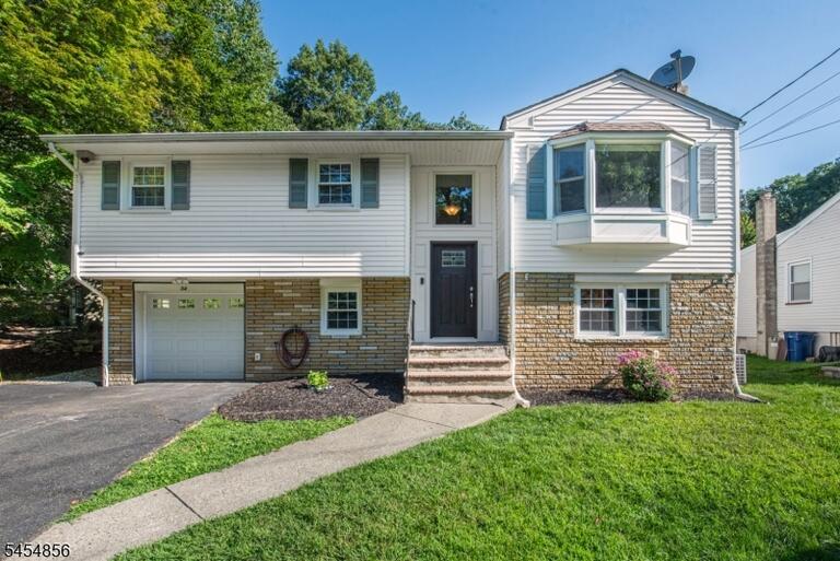 Property listing MLS 4047872 photo 1