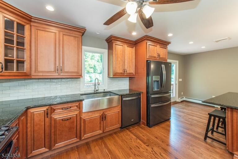 Property listing MLS 4047872 photo 6