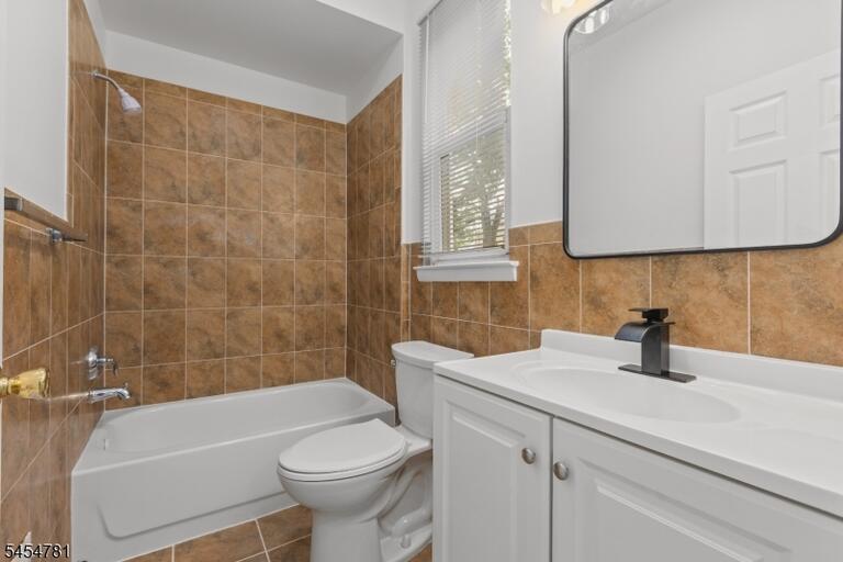 Property listing MLS 4047878 photo 16
