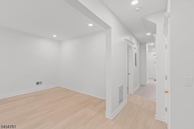 Property listing MLS 4047878 photo 4
