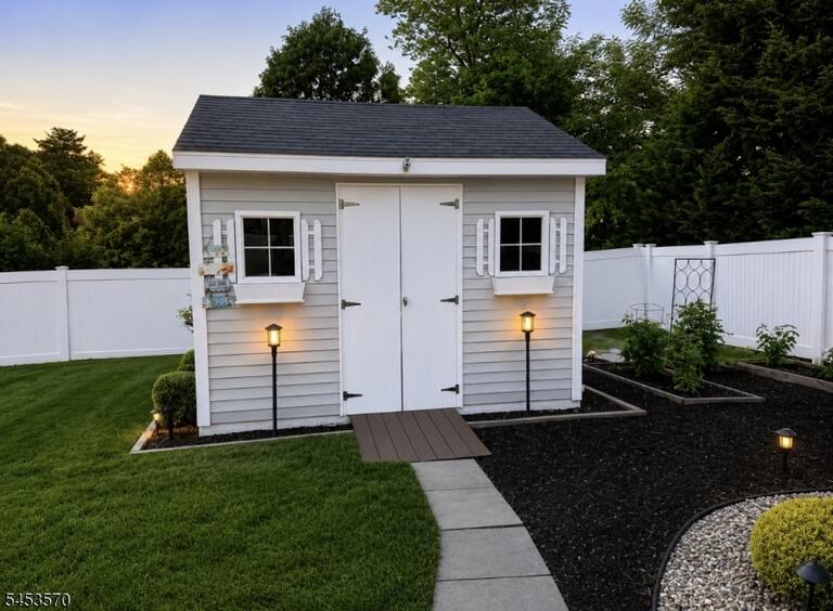 Property listing MLS 4047880 photo 11