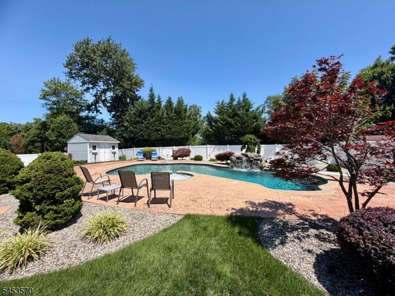 Property listing MLS 4047880 photo 4