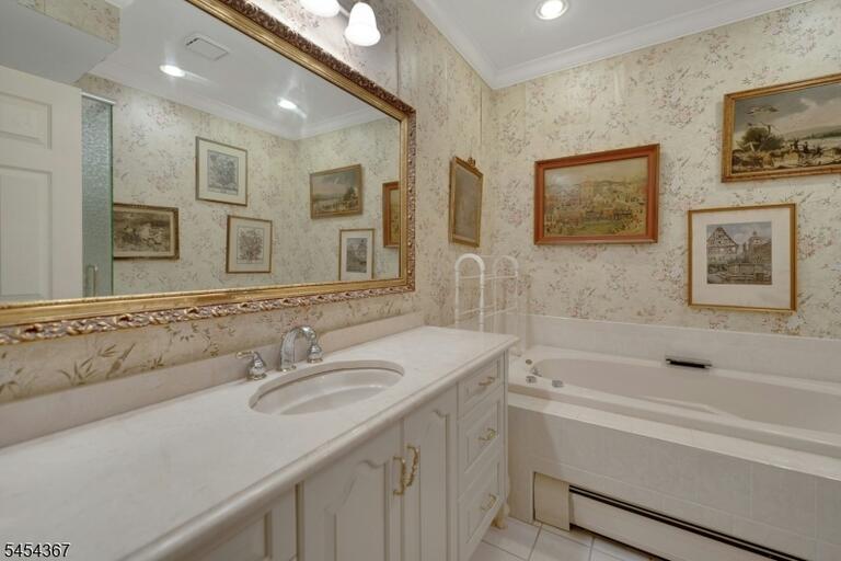 Property listing MLS 4047884 photo 22