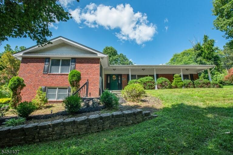 Property listing MLS 4047885 photo 1