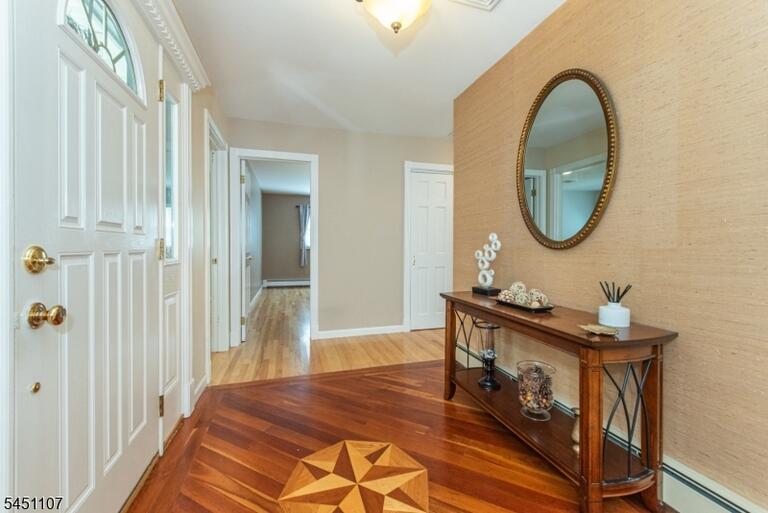 Property listing MLS 4047885 photo 4