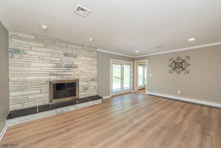 Property listing MLS 4047885 photo 5