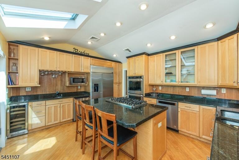 Property listing MLS 4047885 photo 8