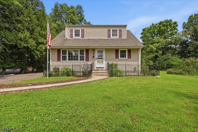 Property listing MLS 4047887 photo 1