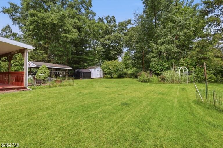 Property listing MLS 4047887 photo 27