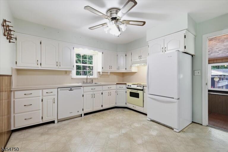 Property listing MLS 4047887 photo 5