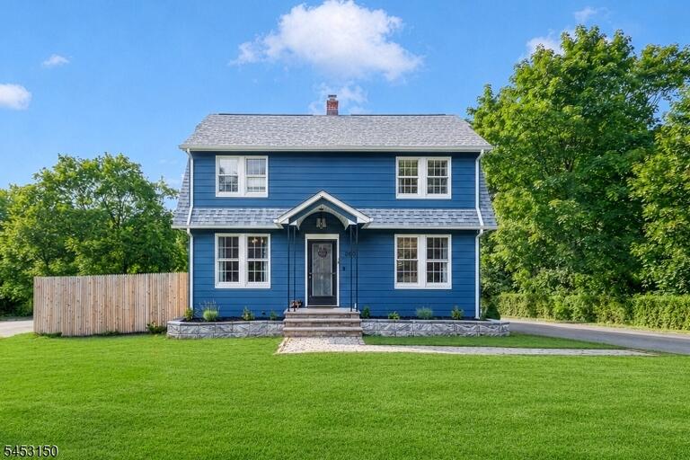 Property listing MLS 4047896 photo 2