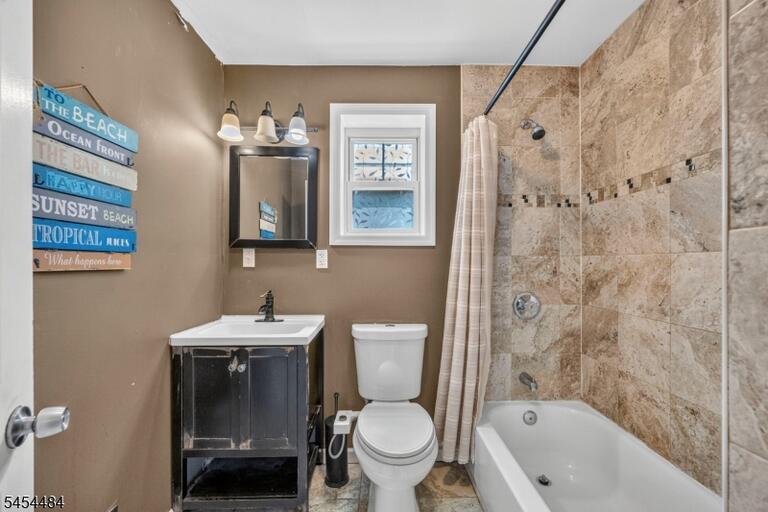 Property listing MLS 4047899 photo 15