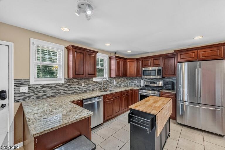Property listing MLS 4047899 photo 8