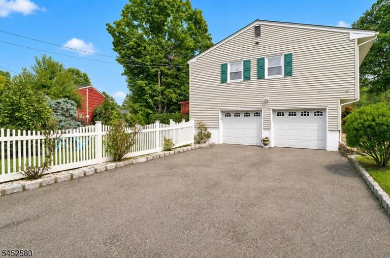 Property listing MLS 4047905 photo 26