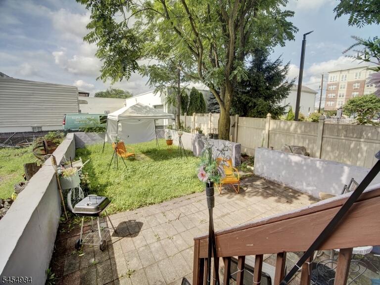 Property listing MLS 4047938 photo 12