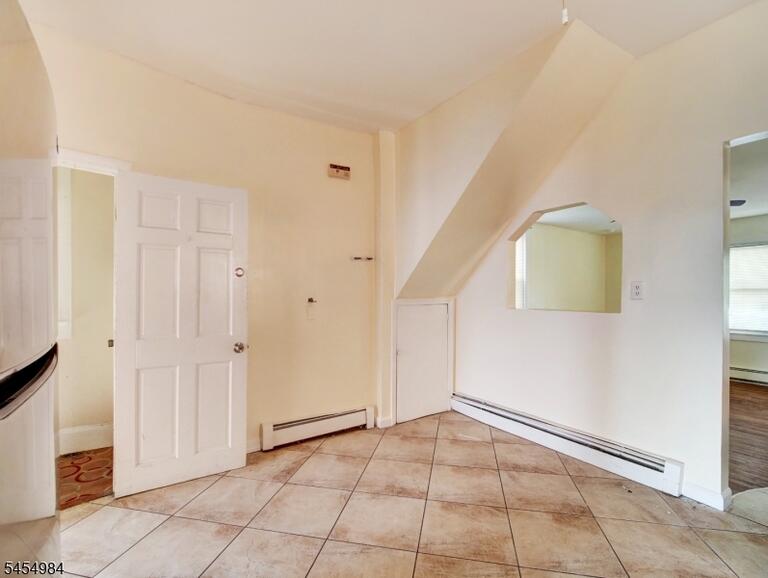 Property listing MLS 4047938 photo 9
