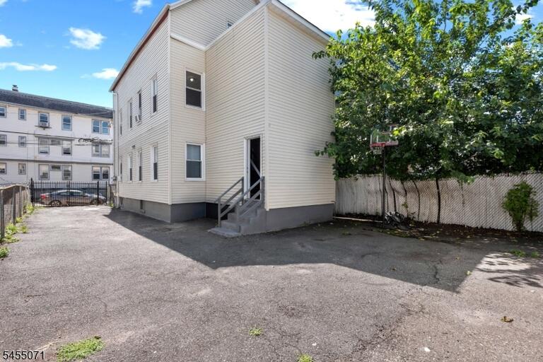 Property listing MLS 4047945 photo 25