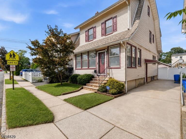 Property listing MLS 4047946 photo 1