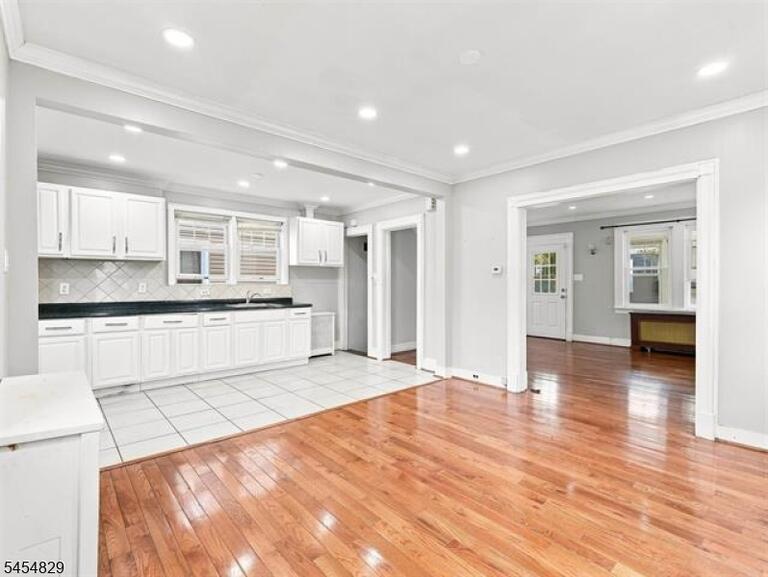 Property listing MLS 4047946 photo 11