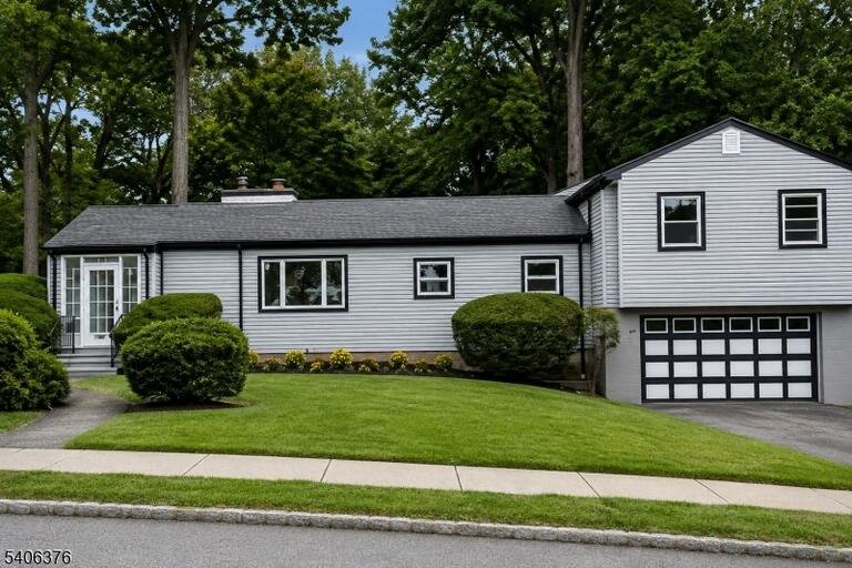 Property listing MLS 4047953 photo 1