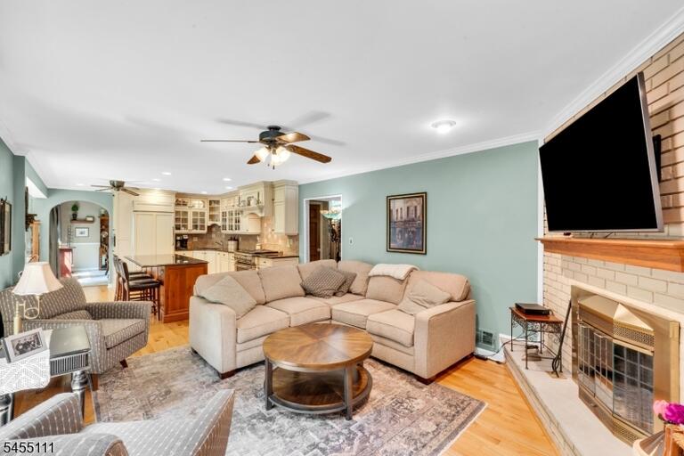 Property listing MLS 4047958 photo 12