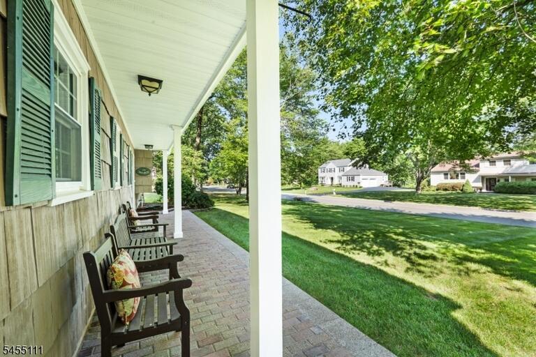 Property listing MLS 4047958 photo 3