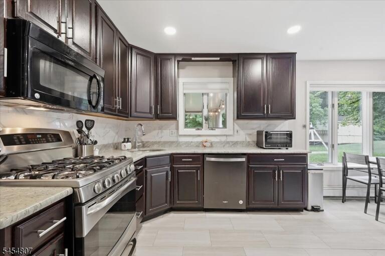 Property listing MLS 4047961 photo 11
