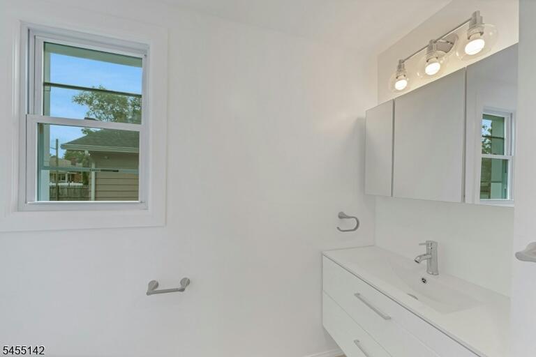 Property listing MLS 4047964 photo 14
