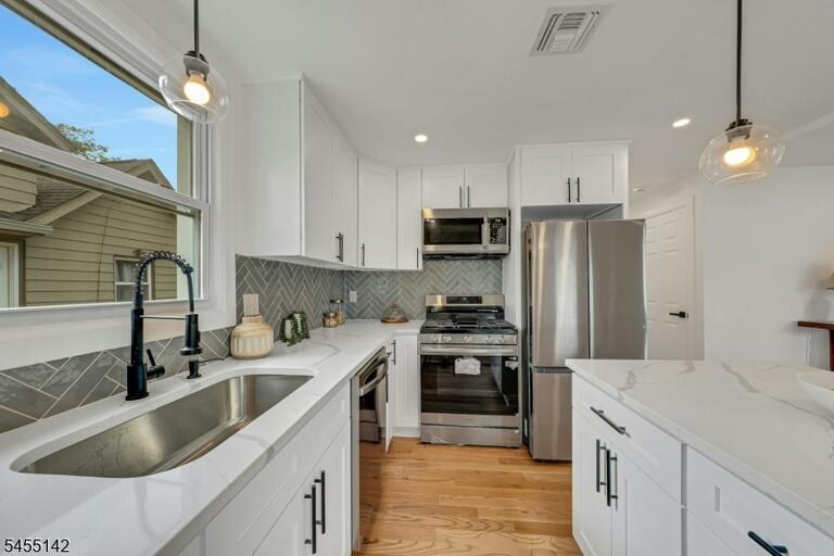 Property listing MLS 4047964 photo 5