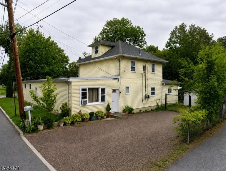 Property listing MLS 4047983 photo 1