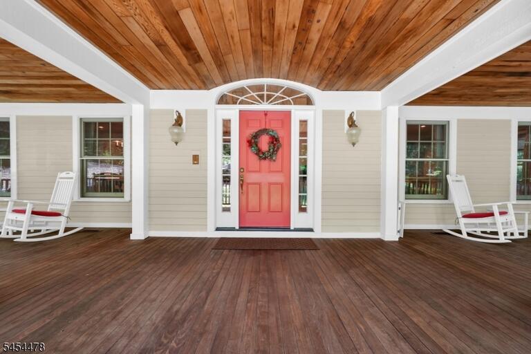 Property listing MLS 4047990 photo 4