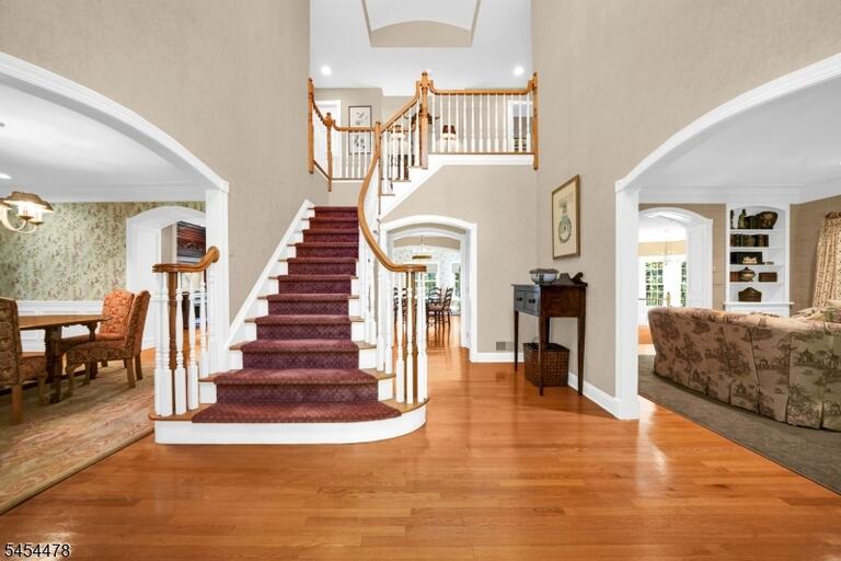 Property listing MLS 4047990 photo 5