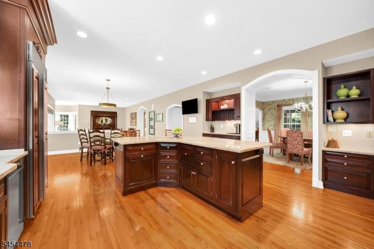 Property listing MLS 4047990 photo 9