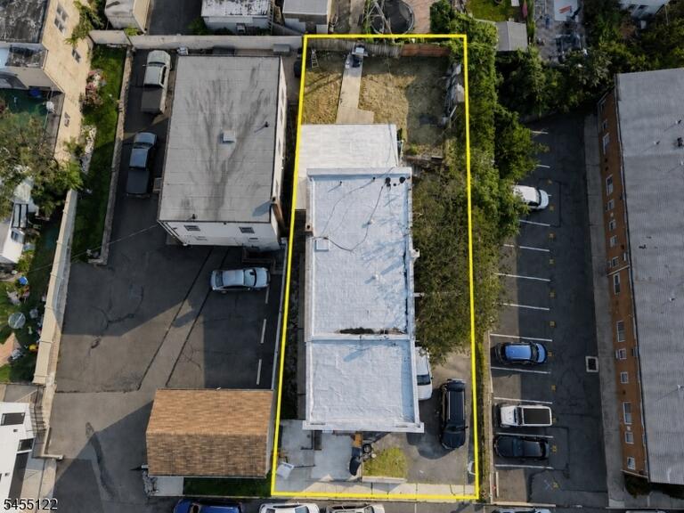 Property listing MLS 4047993 photo 3