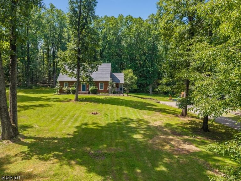 Property listing MLS 4047998 photo 8