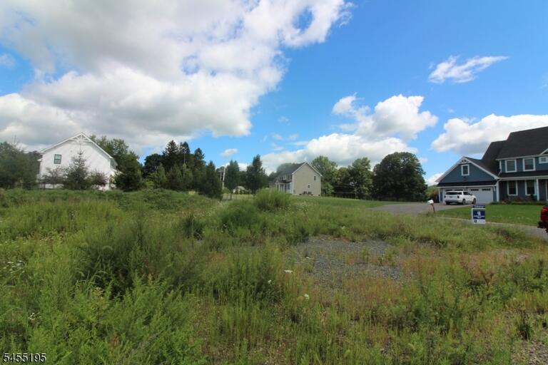 Property listing MLS 4048016 photo 2