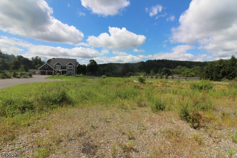 Property listing MLS 4048016 photo 9