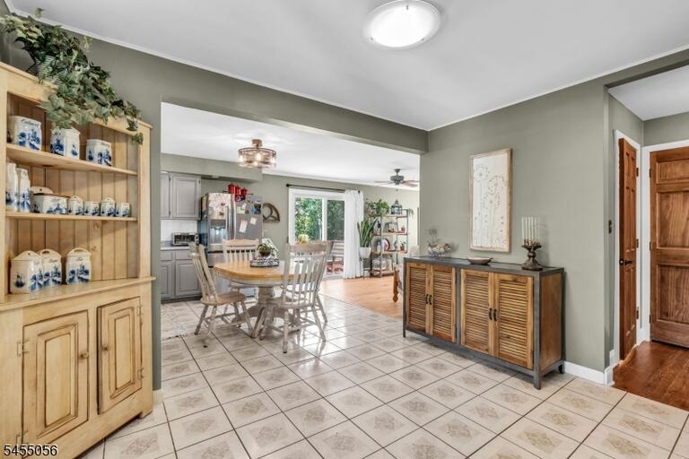 Property listing MLS 4048017 photo 11