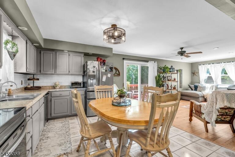 Property listing MLS 4048017 photo 8
