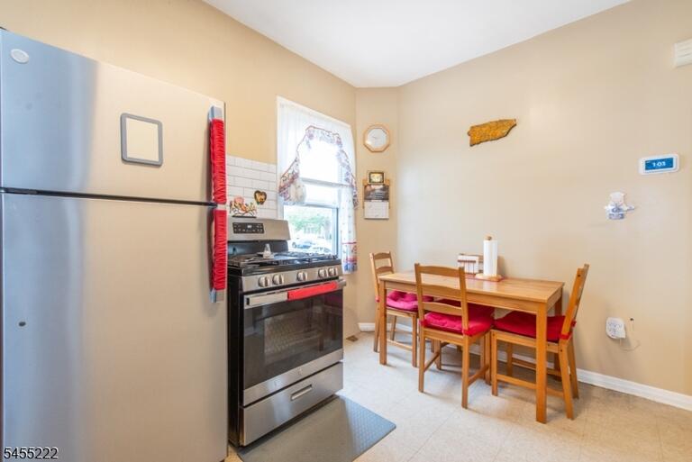 Property listing MLS 4048025 photo 10