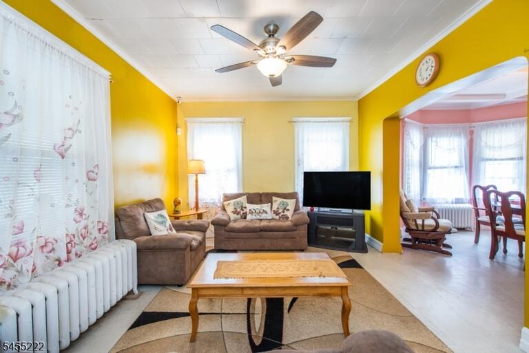 Property listing MLS 4048025 photo 5