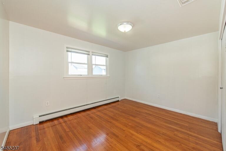 Property listing MLS 4048031 photo 15