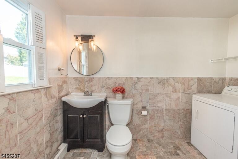 Property listing MLS 4048031 photo 21