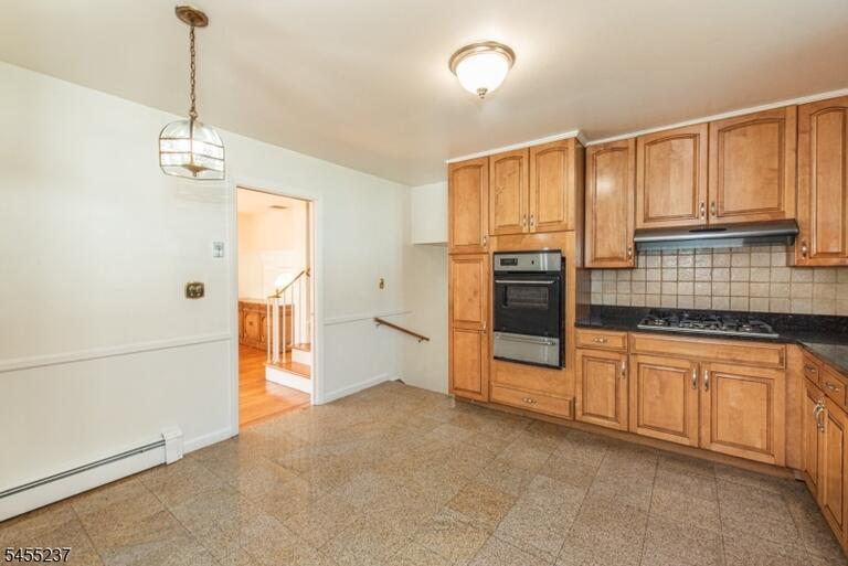 Property listing MLS 4048031 photo 9