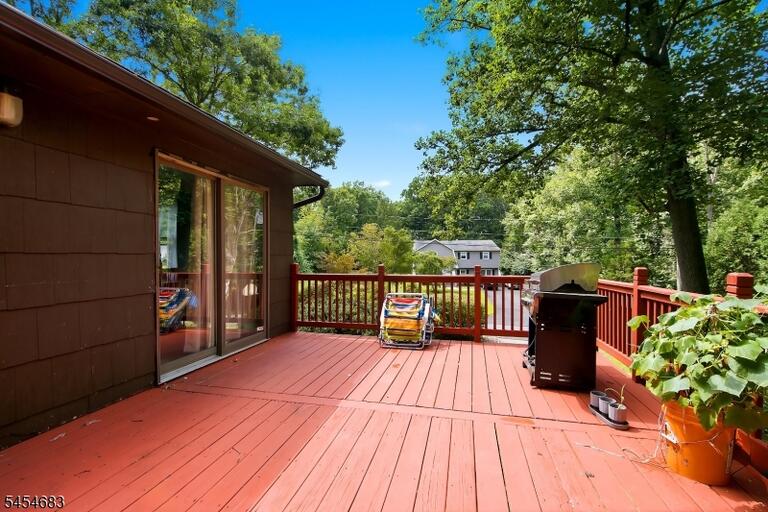 Property listing MLS 4048037 photo 17