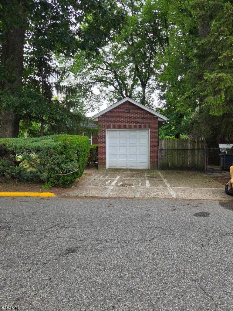 Property listing MLS 4048038 photo 3